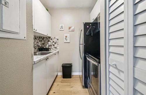 Et badeværelse på Studio retreat by the river