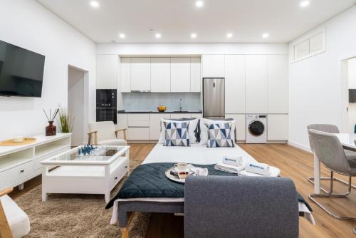 Open-Plan Apartment in Downtown Porto by HostWise