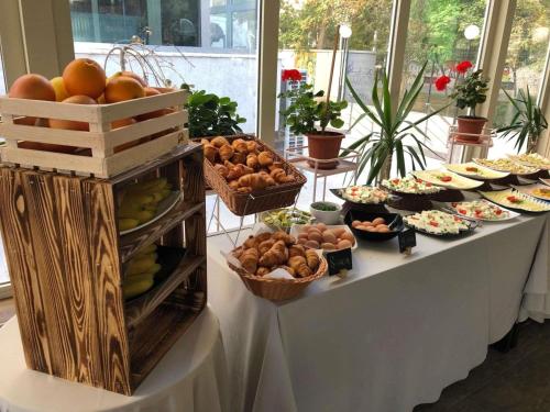 Jídlo v hotelu nebo okolí