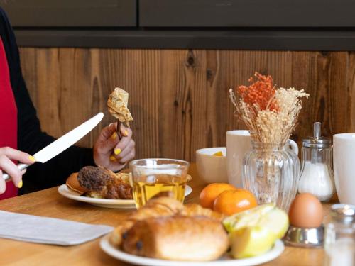 Comida en o cerca de este hotel