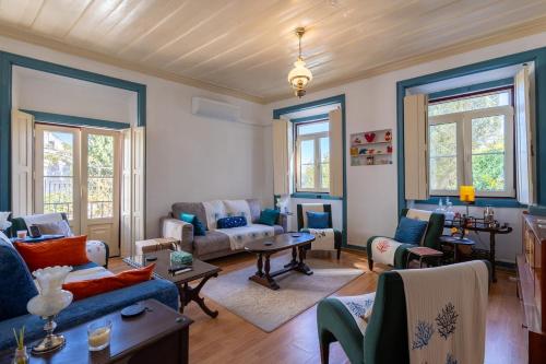 Casa Turquesa Pet-Friendly, Riverfront Home