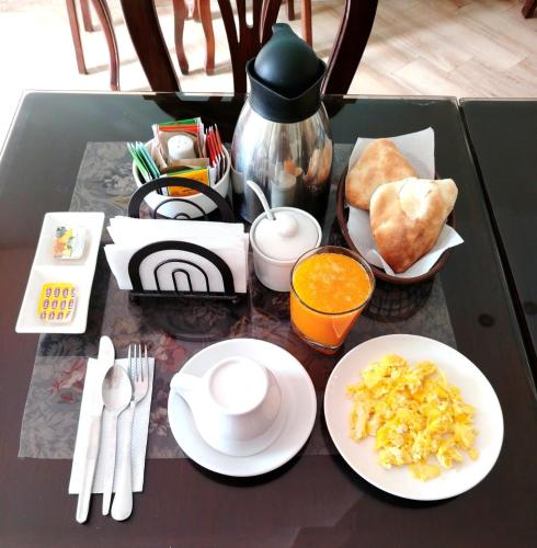 Еда / где поесть недалеко от хостела