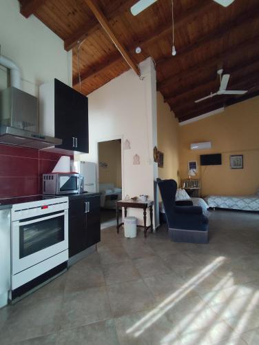 Near AirportAnd metropolitan Penelopi Cozy Home