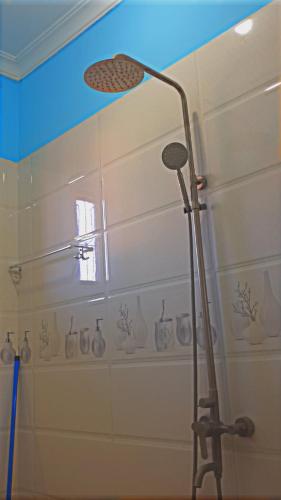 Ένα μπάνιο στο Michenzani Bliss