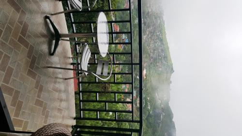 Balkoni atau teres di Hollywood Drive-In Hotel