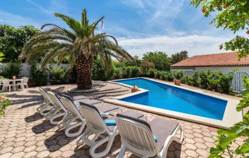 Beautiful Apartment In Medulin
