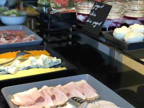 Jídlo v hotelu nebo okolí