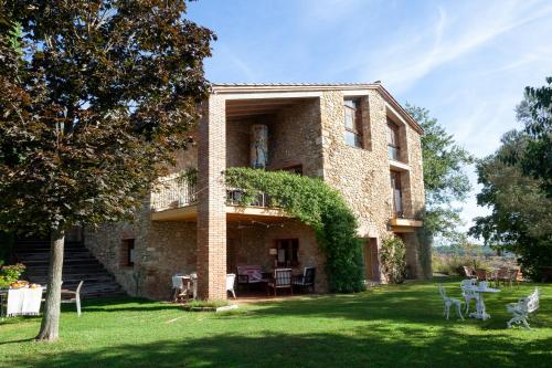 Gallery image of Can Sisó, Masia Completa in Crespiá