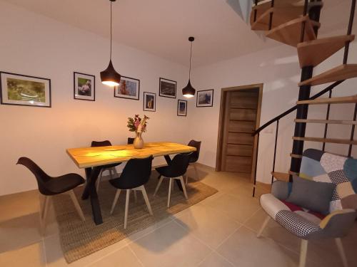 Chalúpka pod Hradom Lednica