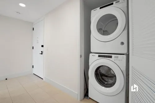 Stylish Apartments with Partial Ocean Views in Downtown! photo 203