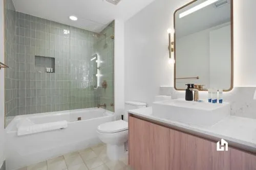Stylish Apartments with Partial Ocean Views in Downtown! photo 201