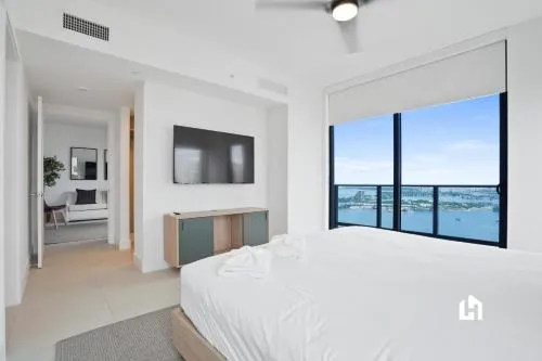 Stylish Apartments with Partial Ocean Views in Downtown! photo 191