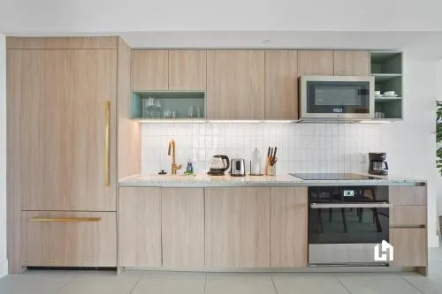 Stylish Apartments with Partial Ocean Views in Downtown! photo 187