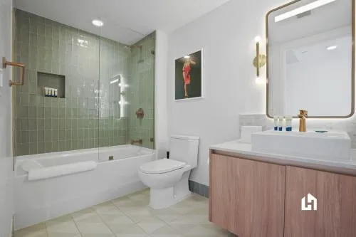 Stylish Apartments with Partial Ocean Views in Downtown! photo 200