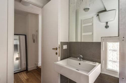 Suite Monserrato one bedroom apartment Campo di Fiori