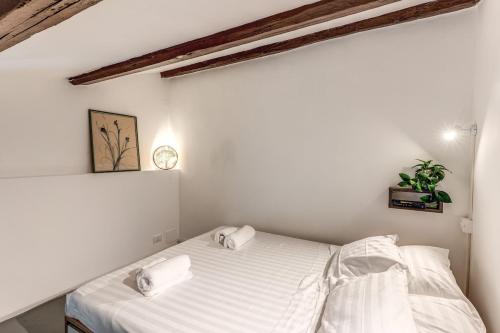 Suite Monserrato one bedroom apartment Campo di Fiori