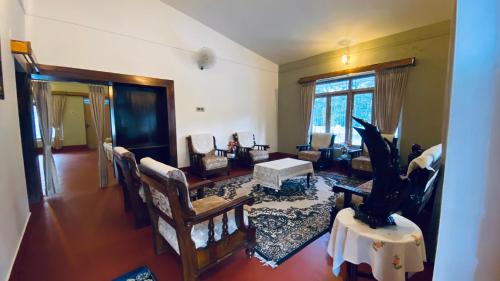 Χώρος καθιστικού στο The Rustic Dwell