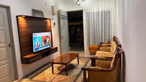 TV a/nebo společenská místnost v ubytování Homestay 236