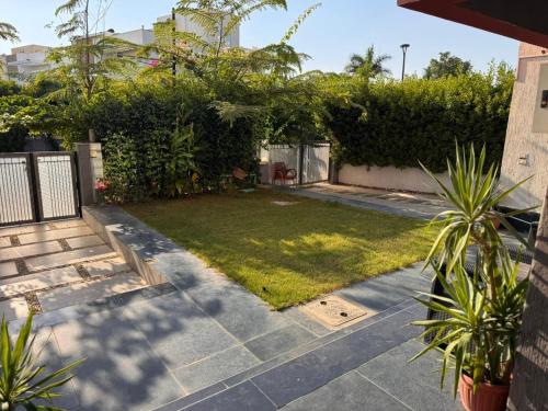 Madinaty - Luxury villa 3 bedrooms with Amazing private garden and free WIFI مدينتي - فيلا فندقيه فاخرة