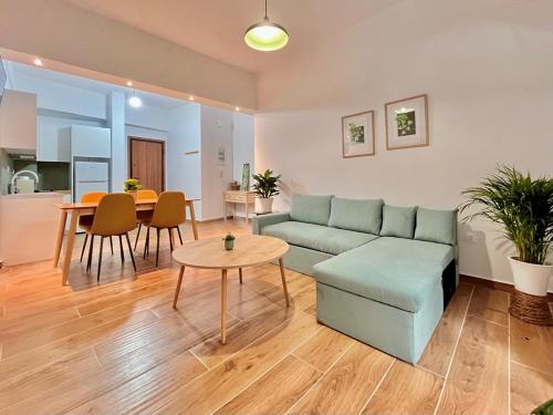 Earthy Retreat in Central Athens Fully renovated