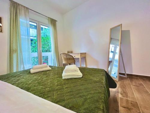 Earthy Retreat in Central Athens Fully renovated