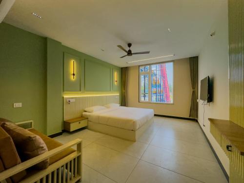 Postel nebo postele na pokoji v ubytování Wildwadi Water Park and Resort