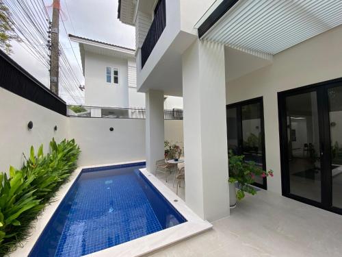 Bazén v ubytování Palazzo 126 Luxury 5BR Pool Villa in Patong nebo v jeho okolí