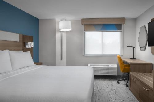 Postel nebo postele na pokoji v ubytování Holiday Inn Express Baltimore - BWI Airport NE by IHG