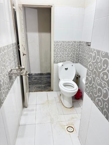 Ένα μπάνιο στο Khan plaza