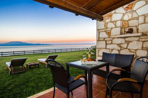 Kavos Psarou Villas