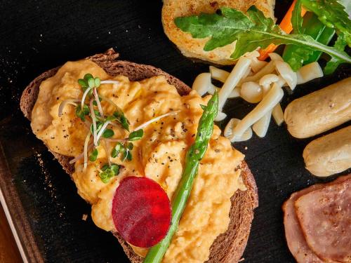 Jídlo v hotelu nebo okolí