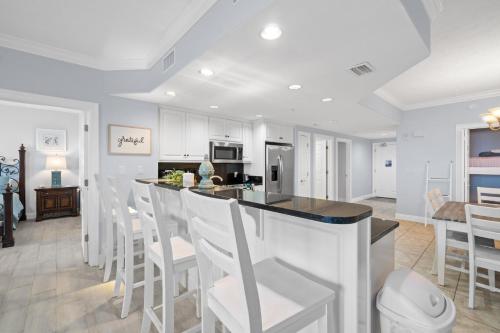 Quiet East End Gulf-Front Condo w/ Heated Pool & Balcony photo 12