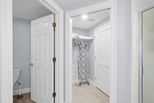 Quiet East End Gulf-Front Condo w/ Heated Pool & Balcony photo 27