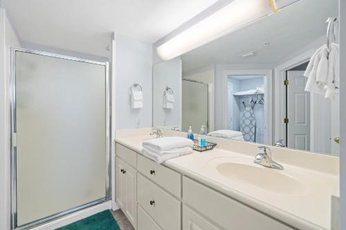Quiet East End Gulf-Front Condo w/ Heated Pool & Balcony photo 20