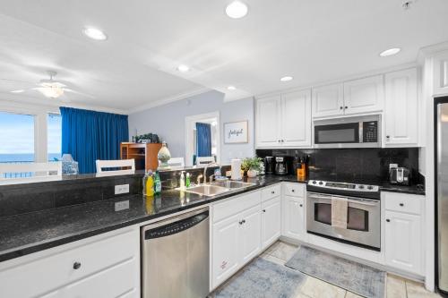 Quiet East End Gulf-Front Condo w/ Heated Pool & Balcony photo 15