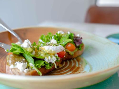 Jídlo v hotelu nebo okolí