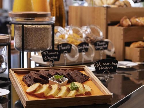 Jídlo v hotelu nebo okolí