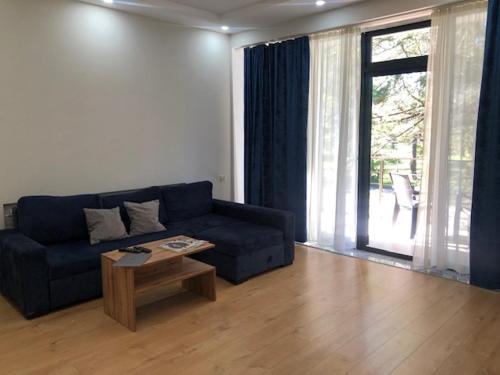 Χώρος καθιστικού στο Three Pines