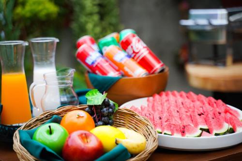 Jídlo v hotelu nebo okolí