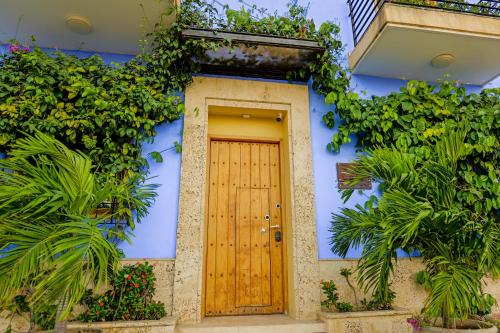 Un jardín fuera de Del Mar Guest House