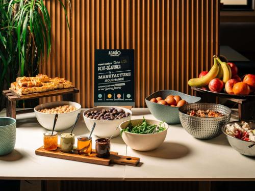 Jídlo v aparthotelu nebo okolí