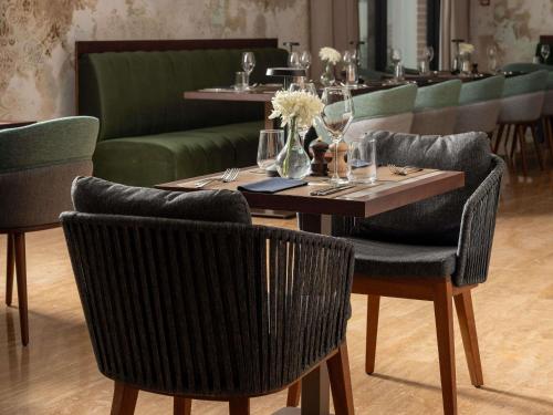 Et opholdsområde på Mercure Conacul Cozieni