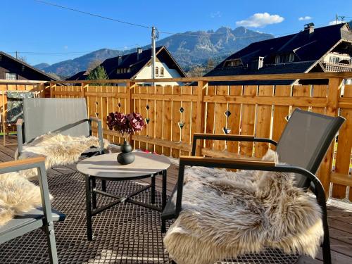 FOX ALPINE nr 6 Sunny terrace