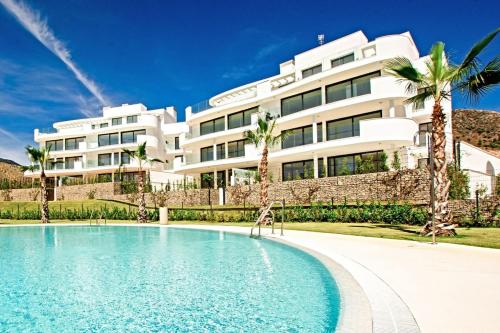 Luxury Private Pool Apartment
