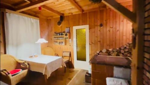 Katil atau katil-katil dalam bilik di Astrolipa