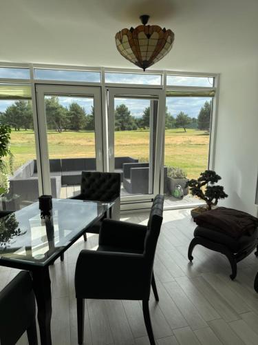 Fotografie z fotogalerie ubytování Apartament przy polu golfowym v destinaci Niesulice