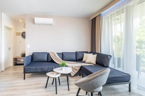 New central apartment with balcony