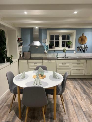 Kuchyň nebo kuchyňský kout v ubytování Lovely Little Northern House