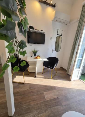 Cozy studio, balcony & AC, Heart of Nice