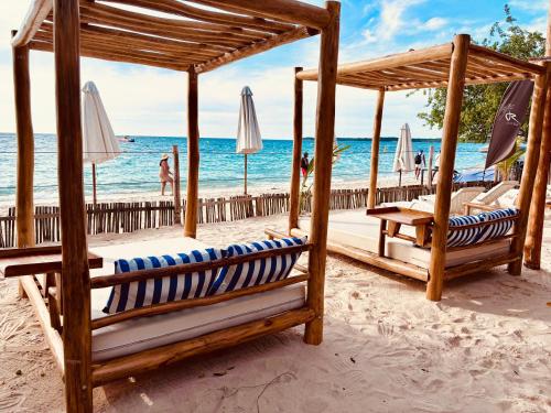 Gallery image of Rocha Beach Club in Playa Blanca